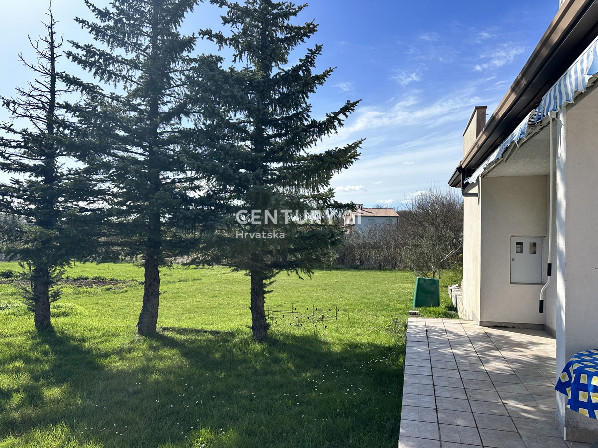 LABIN, CASA CON 5 APPARTAMENTI E AMPIO GIARDINO