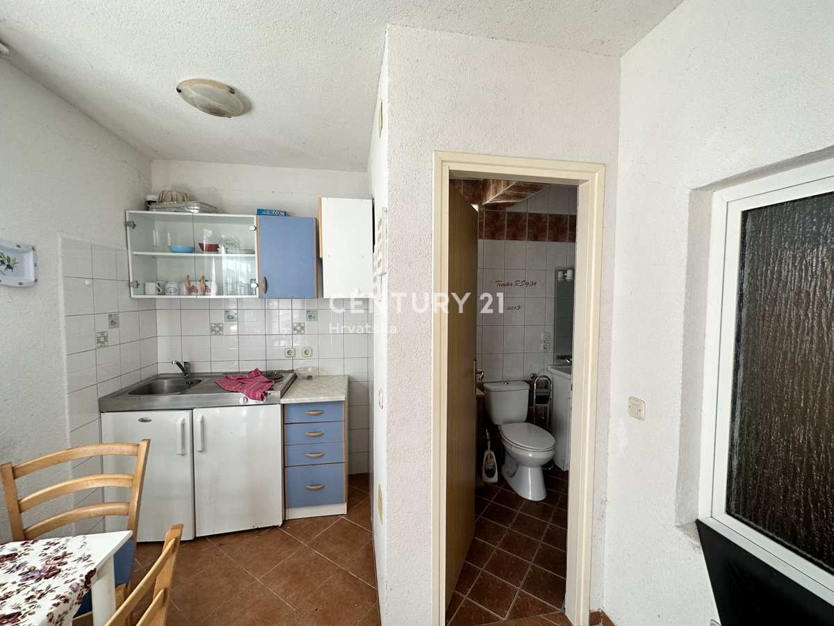 LABIN, CASA CON 5 APPARTAMENTI E AMPIO GIARDINO