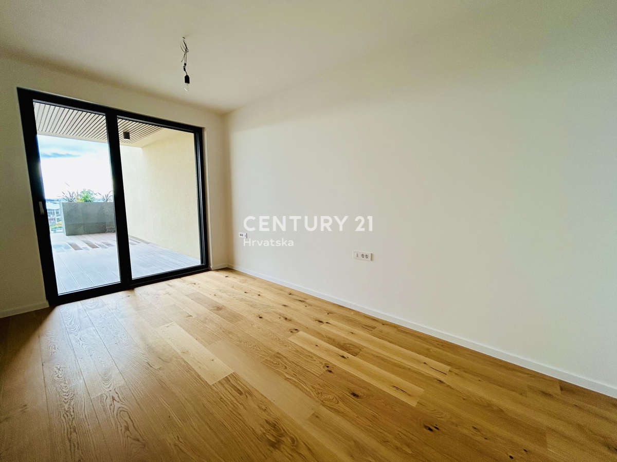 NOVIGRAD, NUOVO APPARTAMENTO CON VISTA PANORAMICA SUL MARE