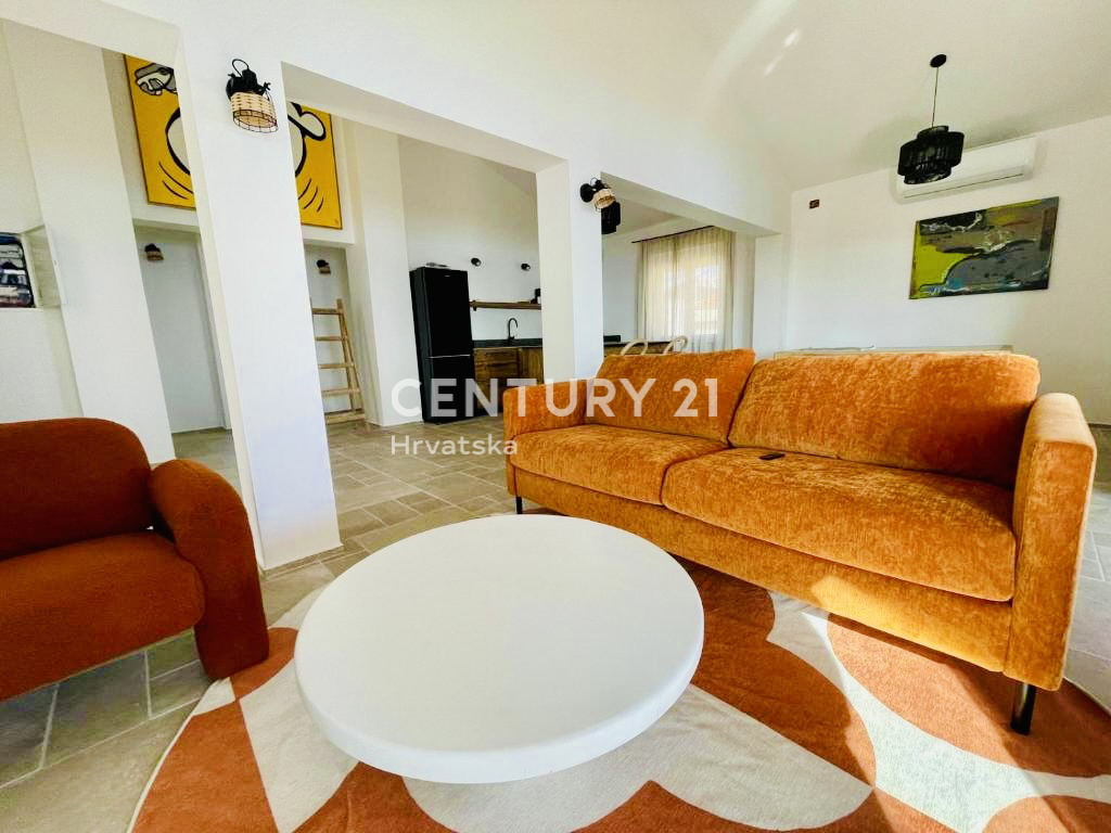 LOŠINJ, APPARTAMENTO DI PRESTIGIO PRIMA FILA SULLA SPIAGGIA E SUL MARE