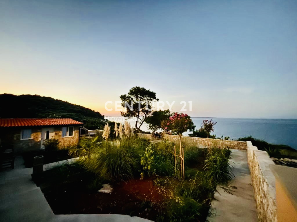 LOŠINJ, APPARTAMENTO DI PRESTIGIO PRIMA FILA SULLA SPIAGGIA E SUL MARE