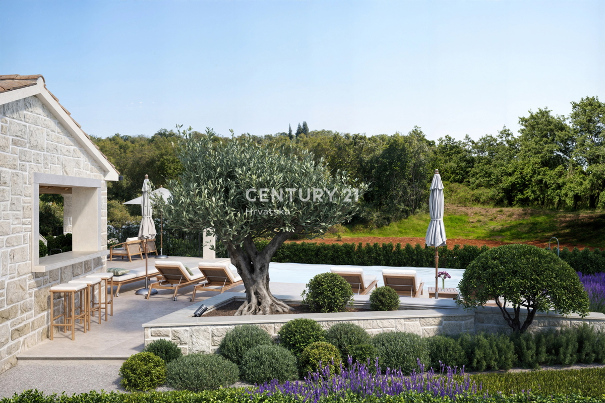 POREČ, 15 KM, TERRENO EDIFICABILE CON PERMESSO PER UNA SPLENDIDA VILLA MEDITERRANEA