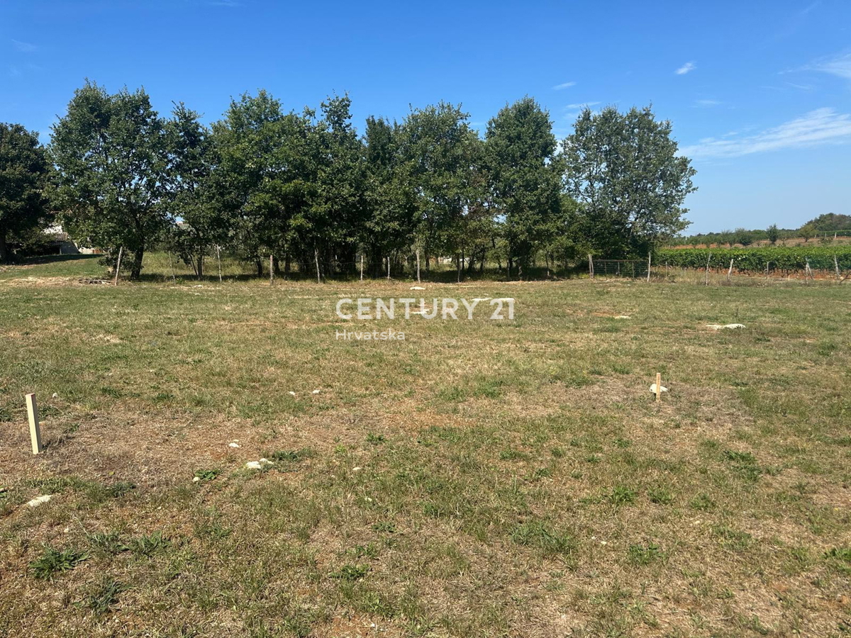 POREČ, BEL TERRENO EDILIZIO