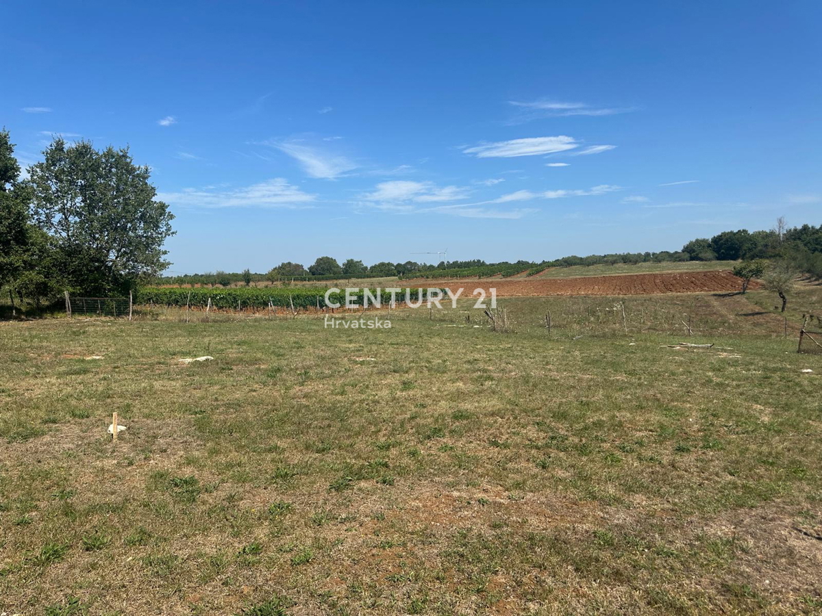 POREČ, BEL TERRENO EDILIZIO