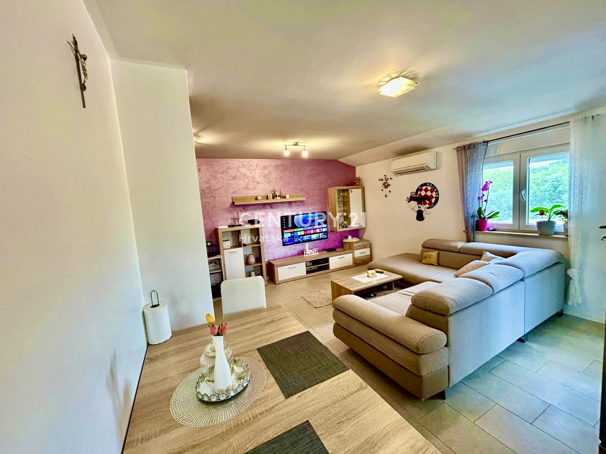 Novigrad, a soli 2 km dal centro di Novigrad, ottimo appartamento bilocale