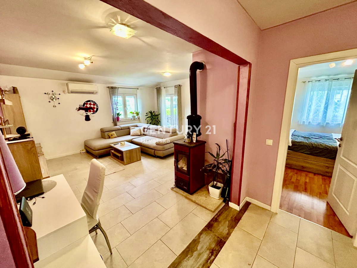 Novigrad, a soli 2 km dal centro di Novigrad, ottimo appartamento bilocale