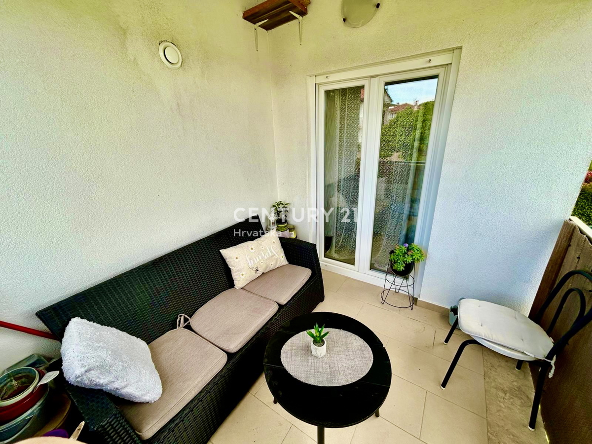 Novigrad, a soli 2 km dal centro di Novigrad, ottimo appartamento bilocale