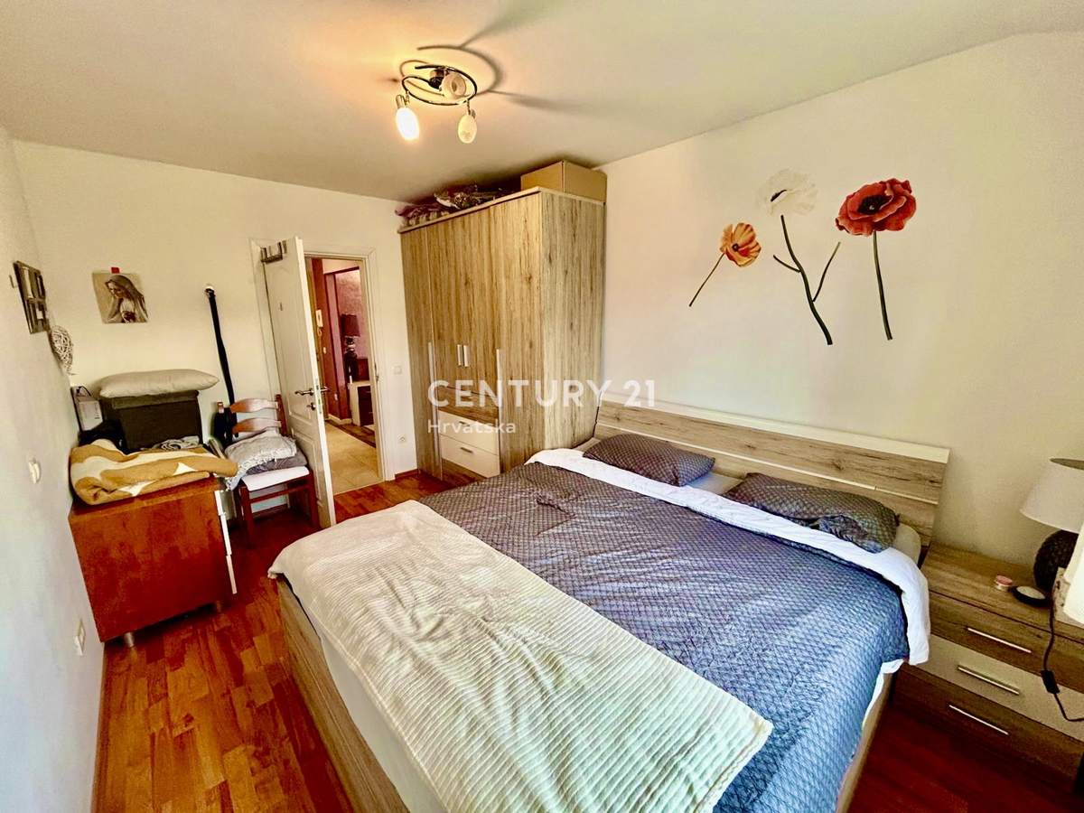 Novigrad, a soli 2 km dal centro di Novigrad, ottimo appartamento bilocale