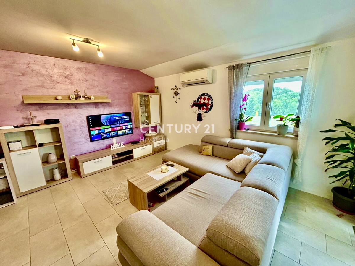 Novigrad, a soli 2 km dal centro di Novigrad, ottimo appartamento bilocale