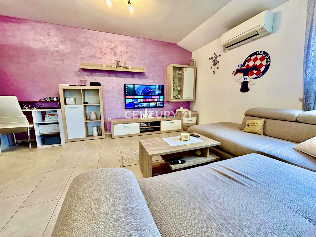 Novigrad, a soli 2 km dal centro di Novigrad, ottimo appartamento bilocale