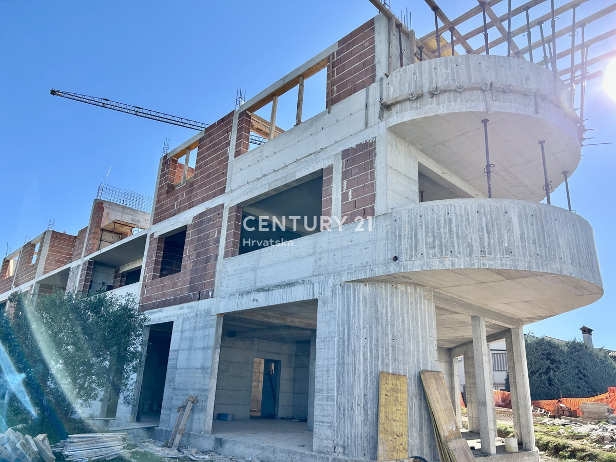 POREČ, PERIFERIA, ATTICO CON VISTA PANORAMICA E APERTA SUL MARE