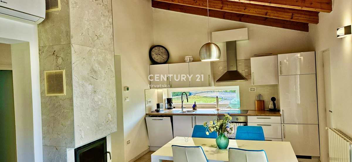 ŽMINJ, DINTORNI, INCANTEVOLE APPARTAMENTO AL PIANO TERRA CIRCONDATO DALLA NATURA