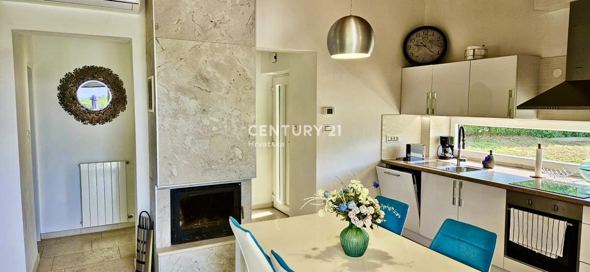 ŽMINJ, DINTORNI, INCANTEVOLE APPARTAMENTO AL PIANO TERRA CIRCONDATO DALLA NATURA