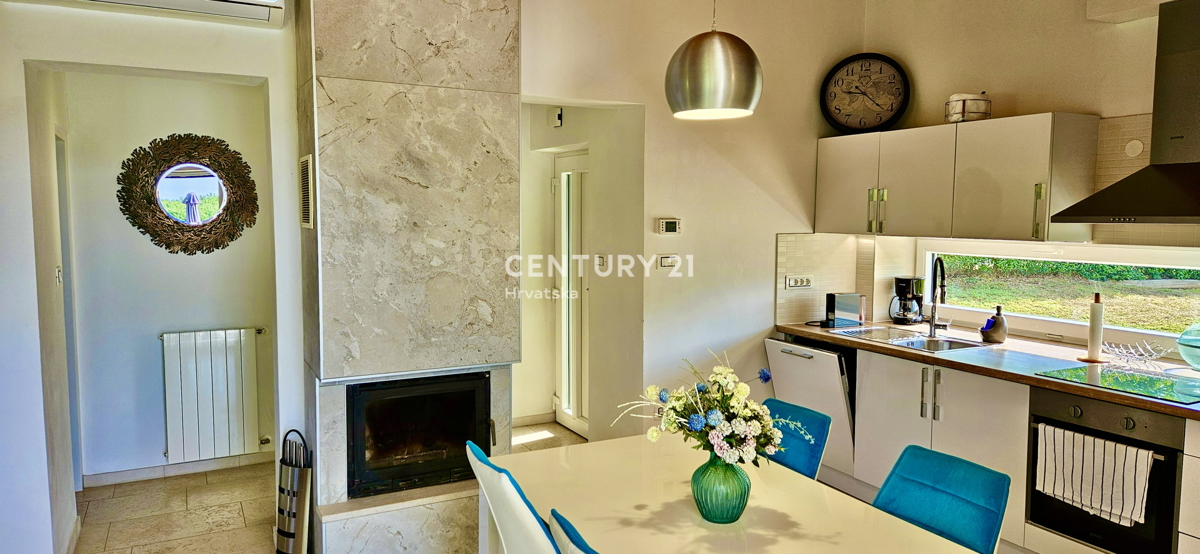 ŽMINJ, DINTORNI, INCANTEVOLE APPARTAMENTO AL PIANO TERRA CIRCONDATO DALLA NATURA