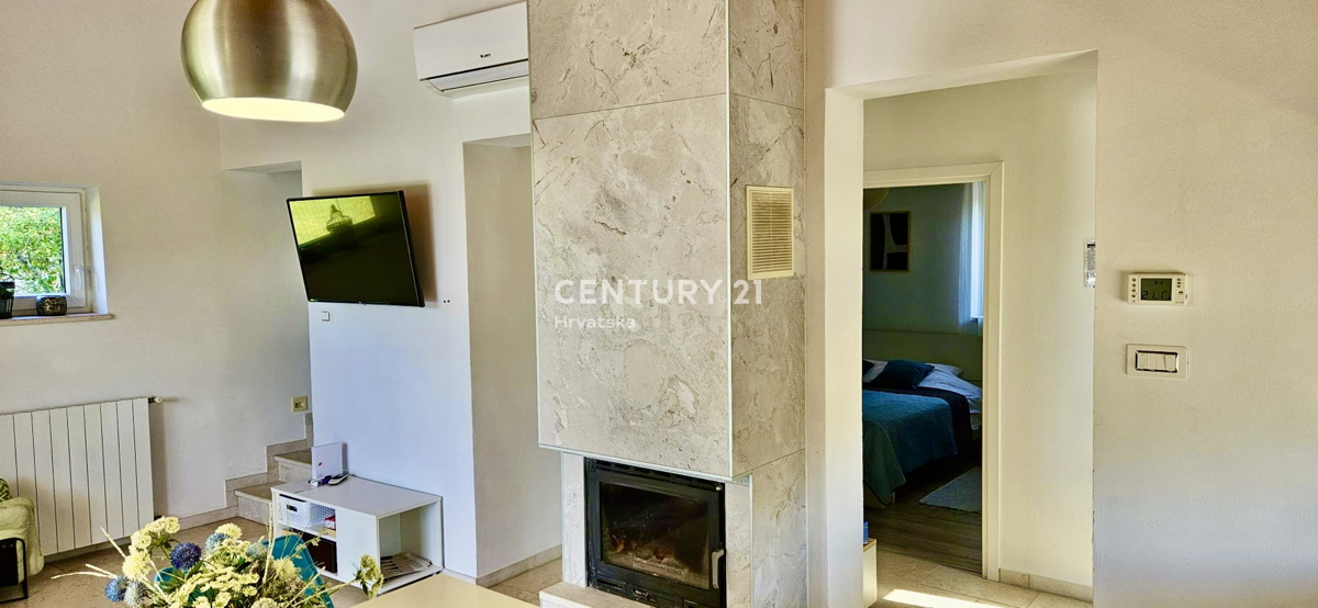 ŽMINJ, DINTORNI, INCANTEVOLE APPARTAMENTO AL PIANO TERRA CIRCONDATO DALLA NATURA