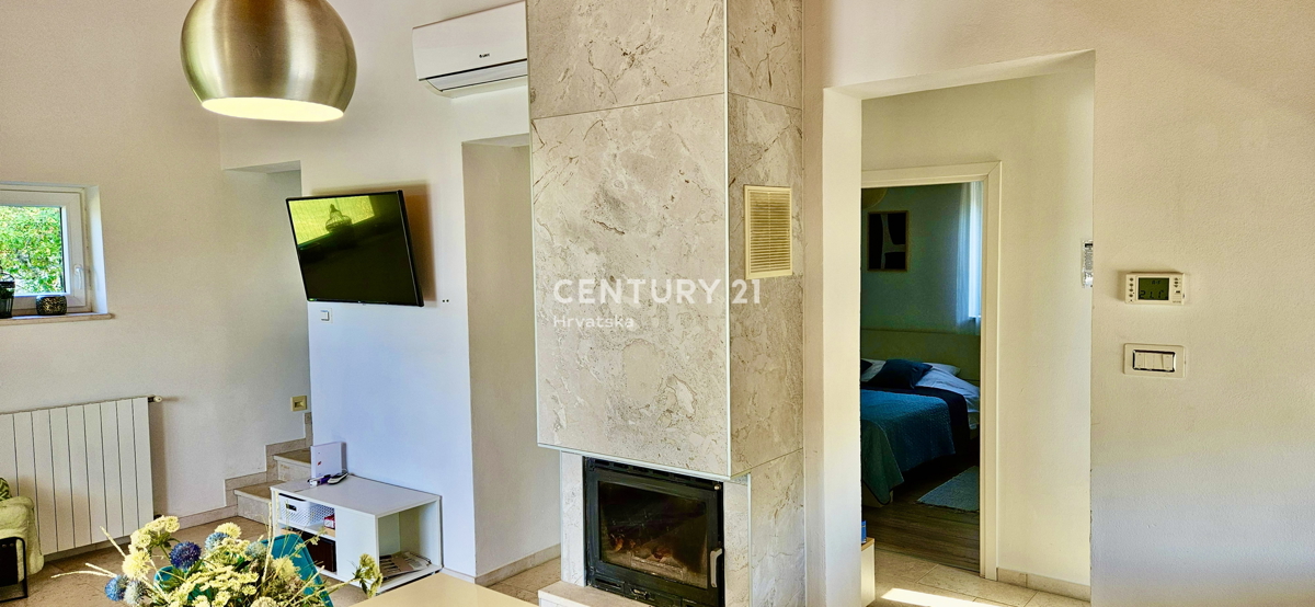 ŽMINJ, DINTORNI, INCANTEVOLE APPARTAMENTO AL PIANO TERRA CIRCONDATO DALLA NATURA