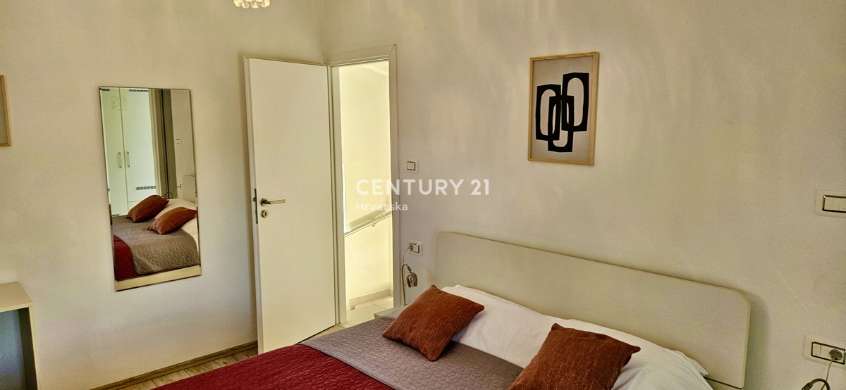 ŽMINJ, DINTORNI, INCANTEVOLE APPARTAMENTO AL PIANO TERRA CIRCONDATO DALLA NATURA