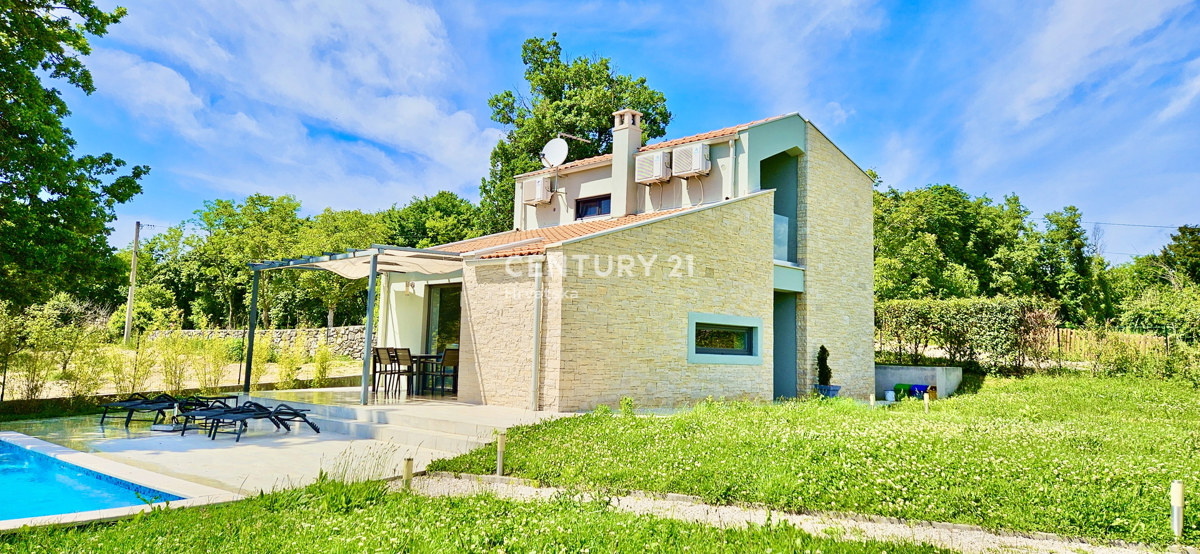 ŽMINJ, DINTORNI, INCANTEVOLE APPARTAMENTO AL PIANO TERRA CIRCONDATO DALLA NATURA