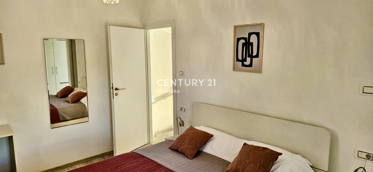 ŽMINJ, DINTORNI, INCANTEVOLE APPARTAMENTO AL PIANO TERRA CIRCONDATO DALLA NATURA