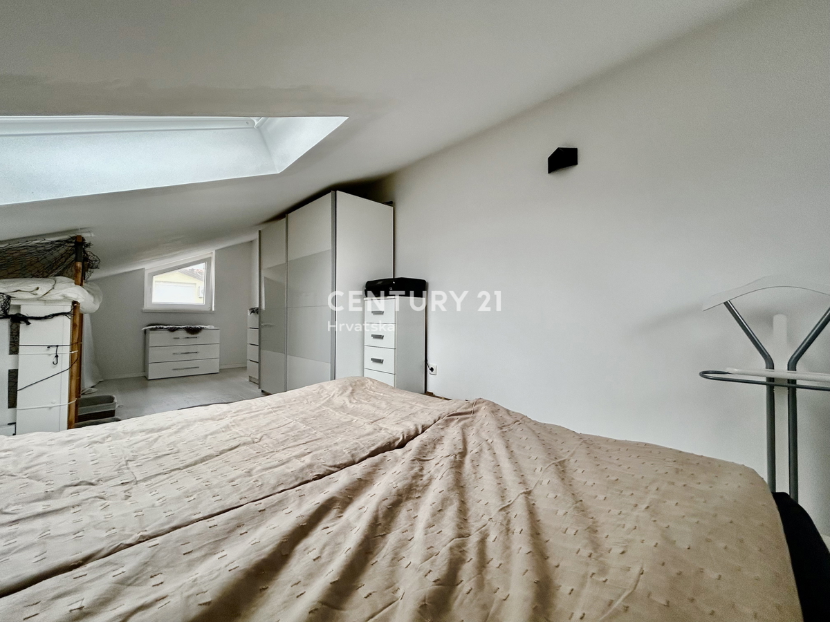 ROVINJ, OTTIMO E RISTRUTTURATO APPARTAMENTO SU DUE PIANI