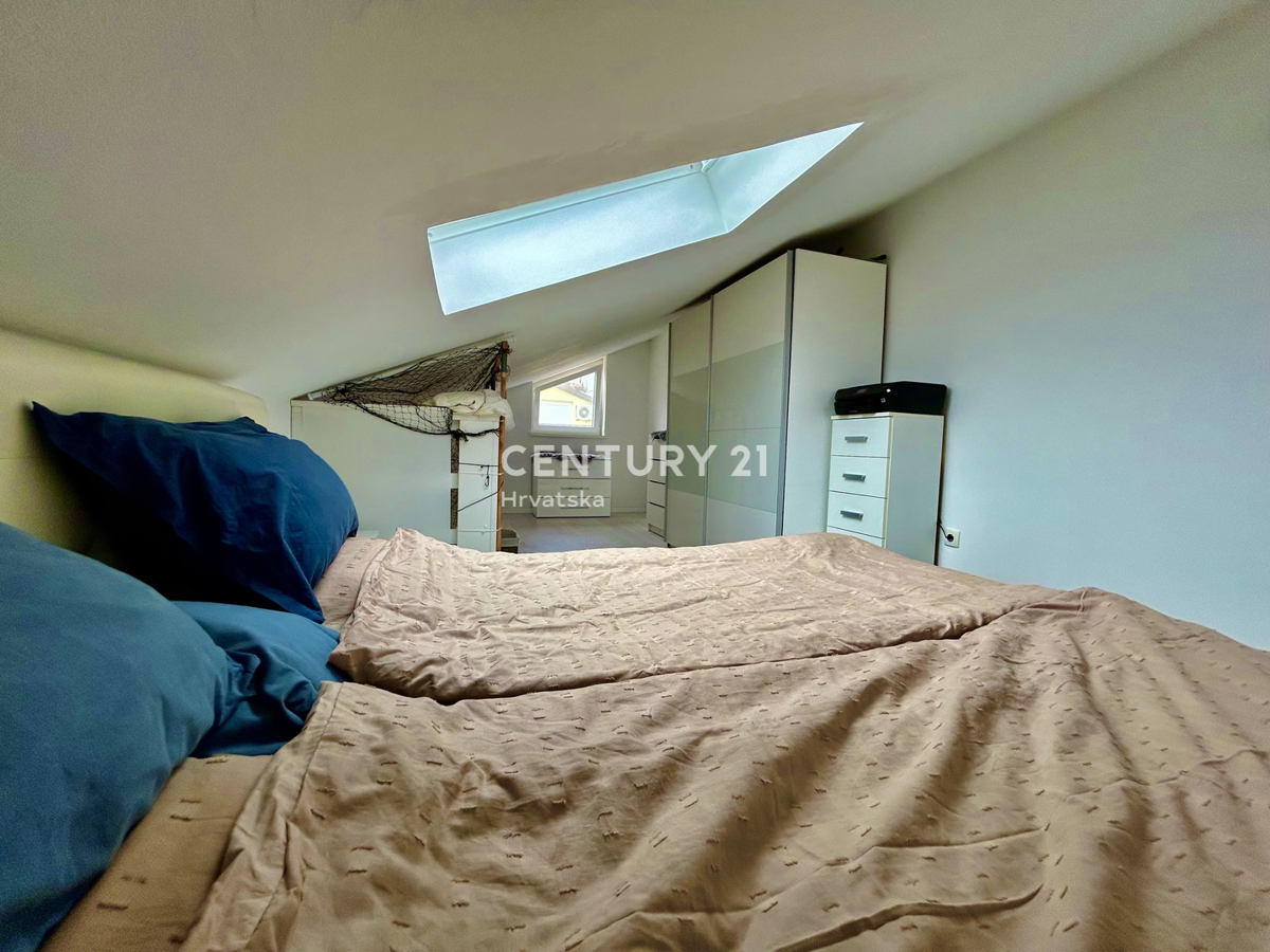 ROVINJ, OTTIMO E RISTRUTTURATO APPARTAMENTO SU DUE PIANI