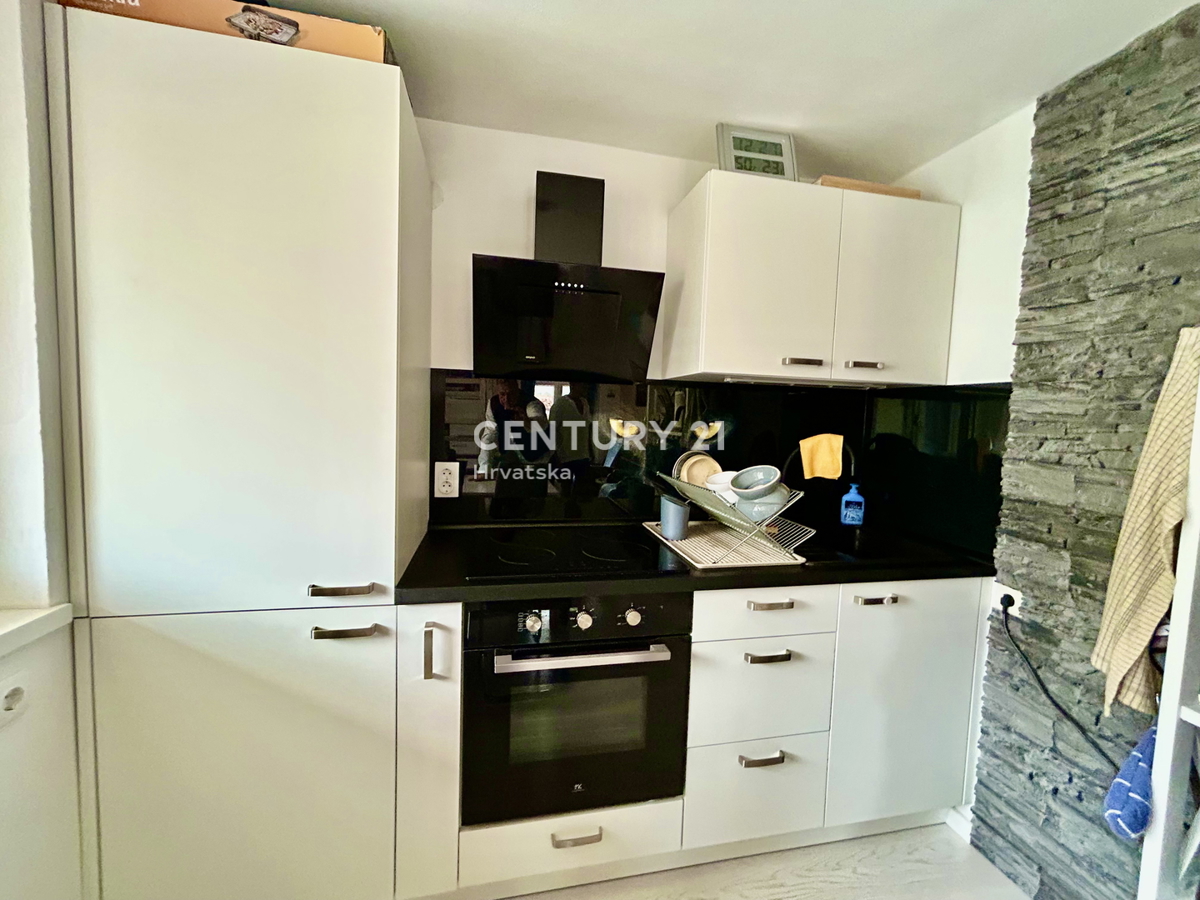 ROVINJ, OTTIMO E RISTRUTTURATO APPARTAMENTO SU DUE PIANI