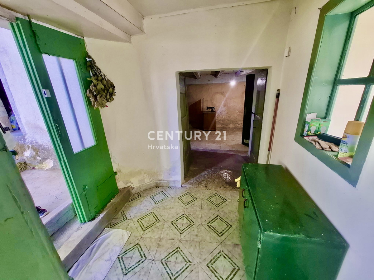 ĆIĆARIJA, BREST, CASA IN PIETRA ABITABILE CIRCONDATA DA NATURA INTACTA