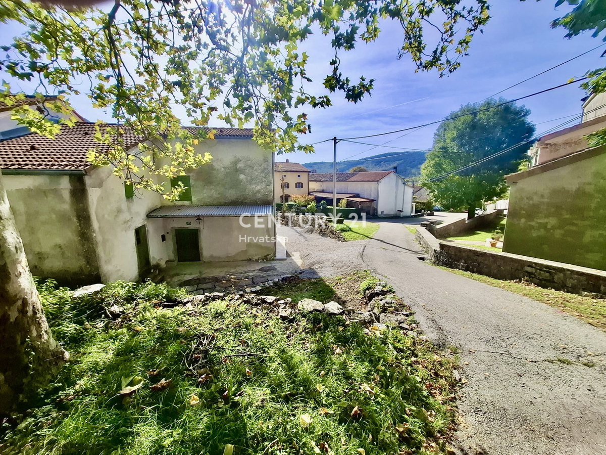 ĆIĆARIJA, BREST, CASA IN PIETRA ABITABILE CIRCONDATA DA NATURA INTACTA