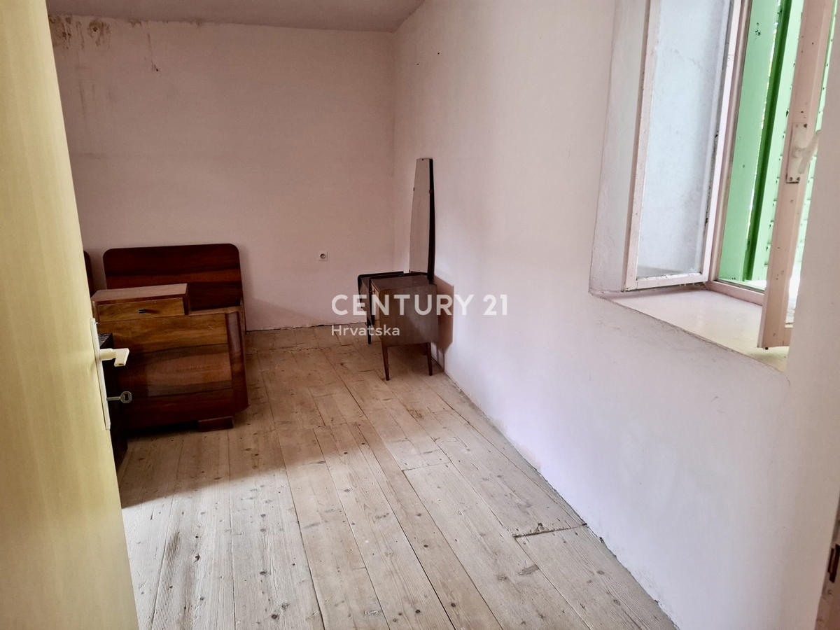 ĆIĆARIJA, BREST, CASA IN PIETRA ABITABILE CIRCONDATA DA NATURA INTACTA