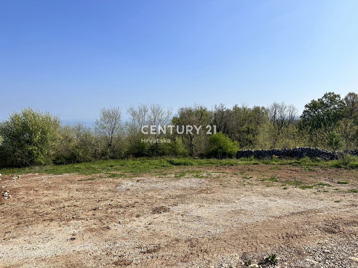 LABIN, DINTORNI, TERRENO EDIFICABILE CON VISTA APERTA, ULTIMO NELLA ZONA EDIFICABILE