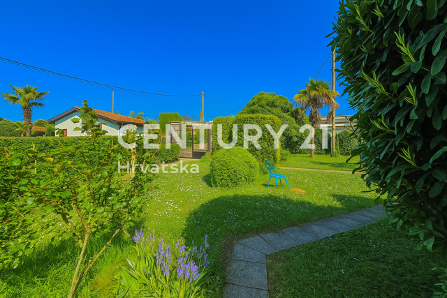 UMAGO, DINTORNI, CASA A SOLI 80 METRI DALLA SPIAGGIA E DAL MARE