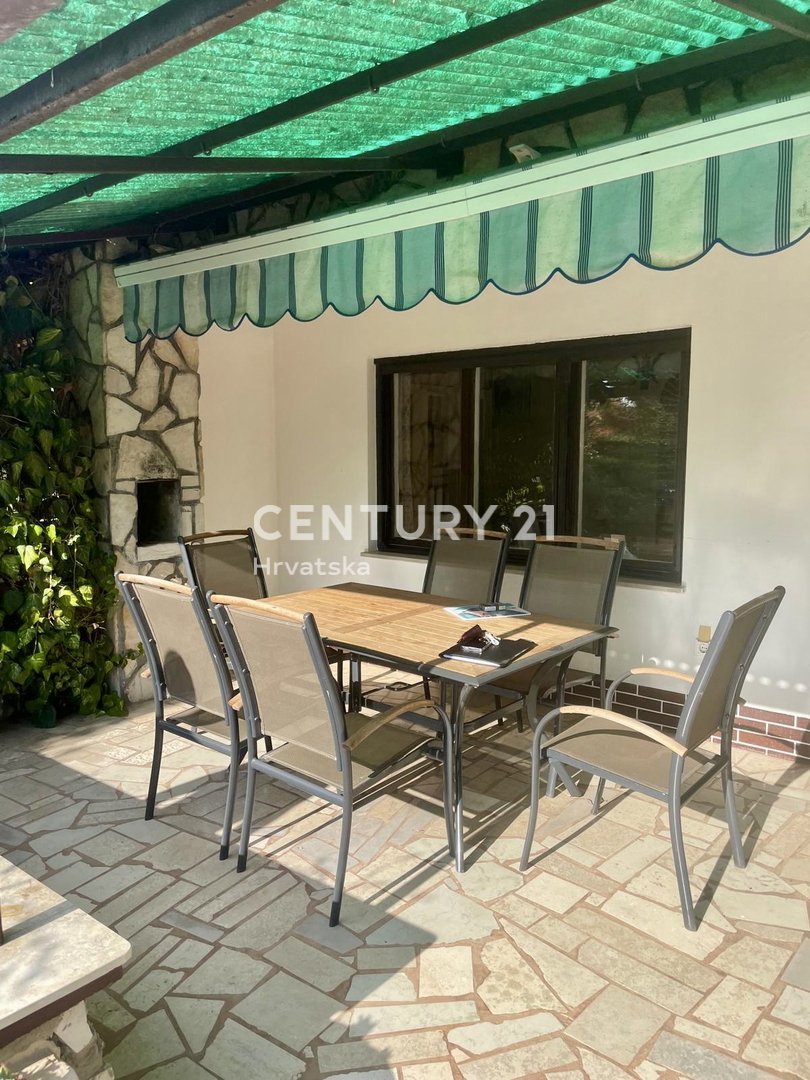 UMAGO, DINTORNI, CASA A SOLI 80 METRI DALLA SPIAGGIA E DAL MARE