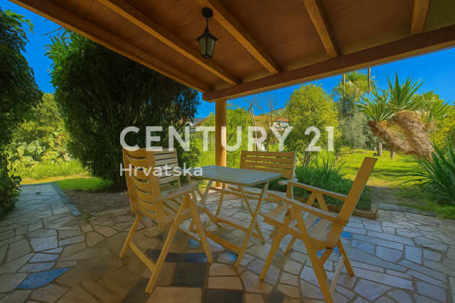 UMAGO, DINTORNI, CASA A SOLI 80 METRI DALLA SPIAGGIA E DAL MARE