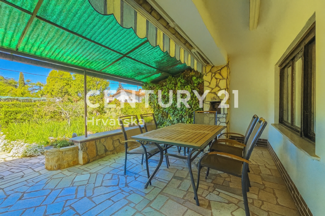 UMAGO, DINTORNI, CASA A SOLI 80 METRI DALLA SPIAGGIA E DAL MARE