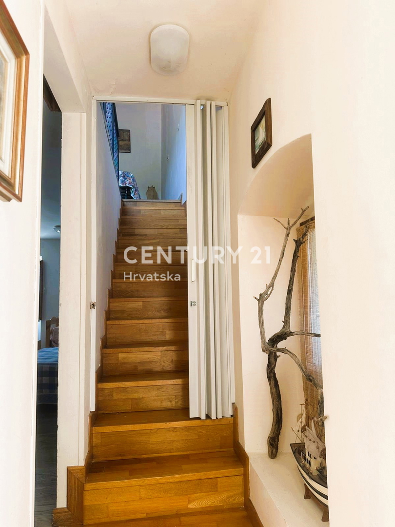 CRES, AFFASCINANTE CASA NEL VILLAGGIO, A SOLI 600 M DALLA SPIAGGIA