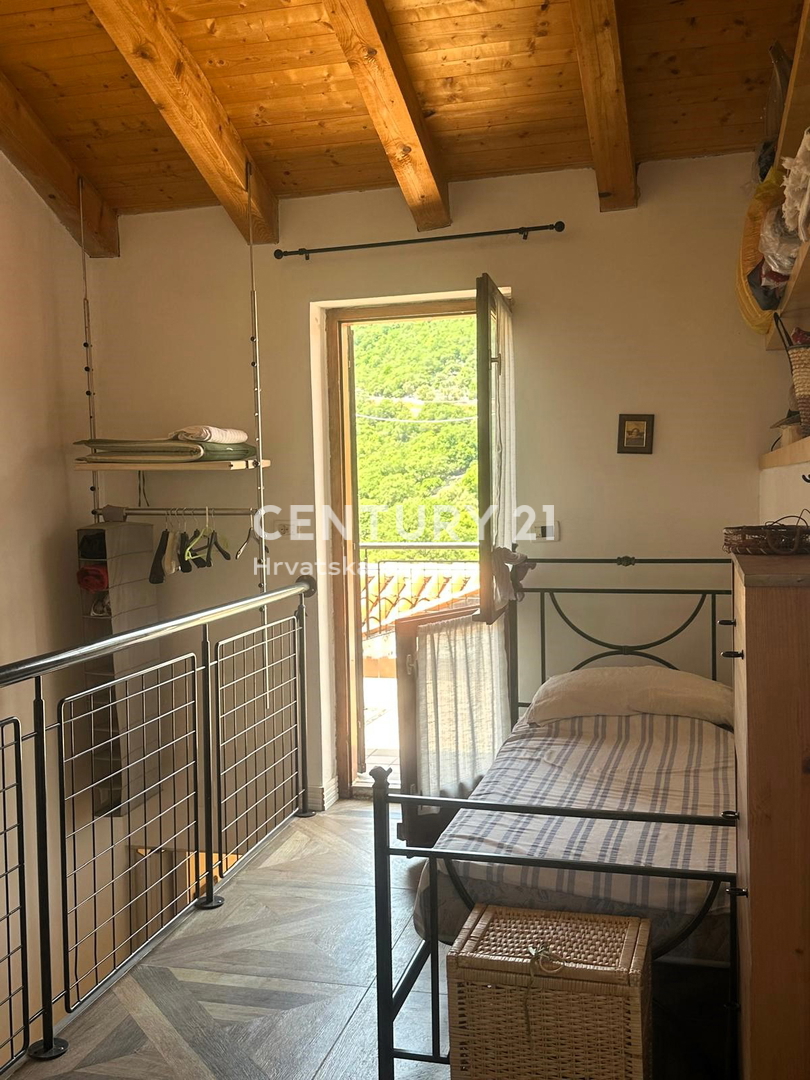 CRES, AFFASCINANTE CASA NEL VILLAGGIO, A SOLI 600 M DALLA SPIAGGIA