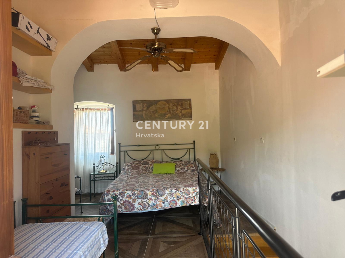 CRES, AFFASCINANTE CASA NEL VILLAGGIO, A SOLI 600 M DALLA SPIAGGIA