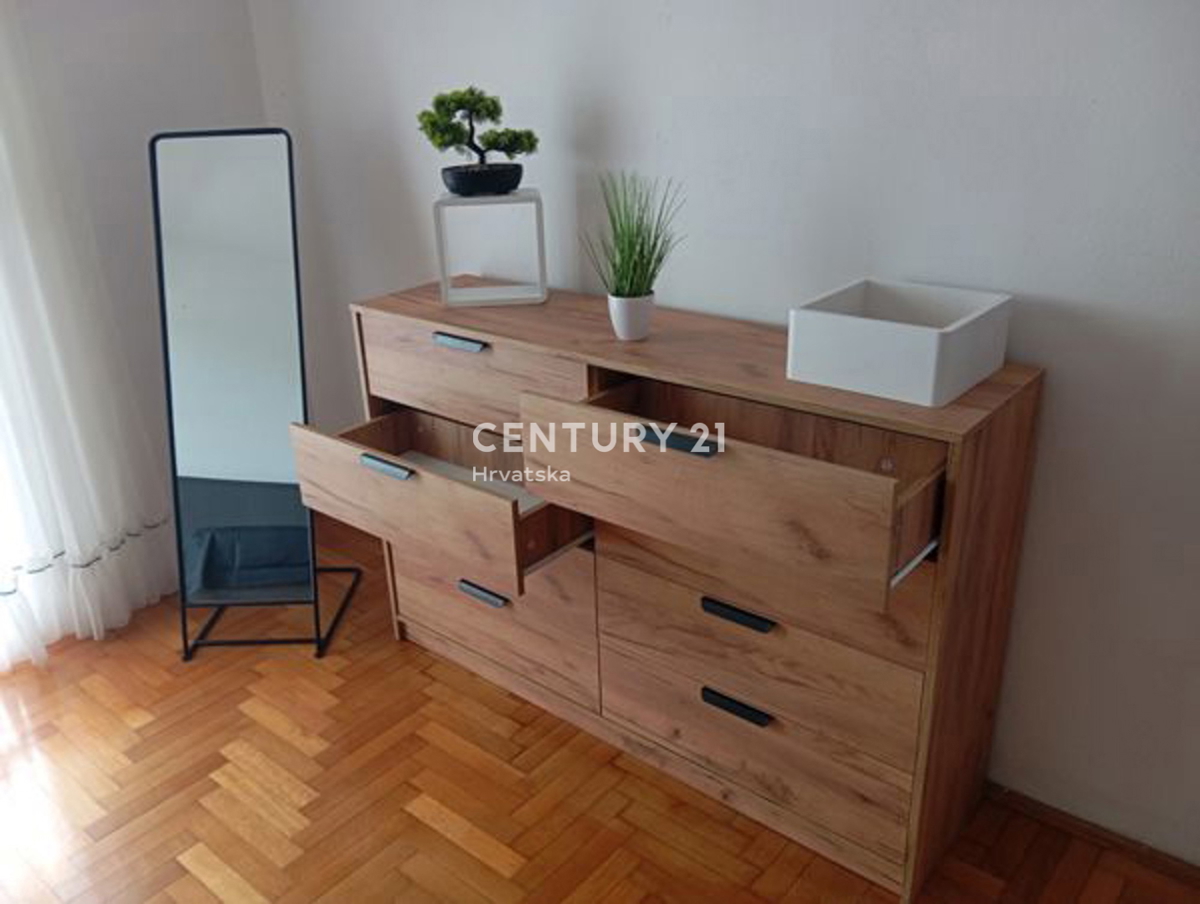 PULA, VENDITA APPARTAMENTO CON UNA CAMERA, VICINANZA MARE