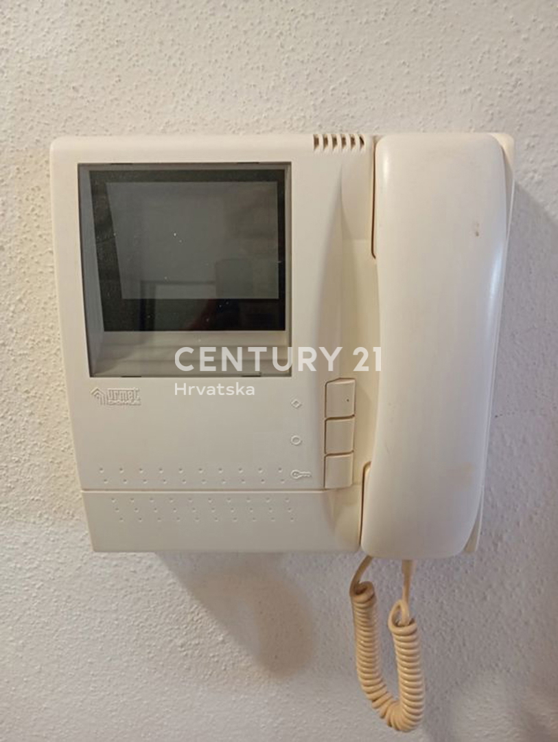 PULA, VENDITA APPARTAMENTO CON UNA CAMERA, VICINANZA MARE