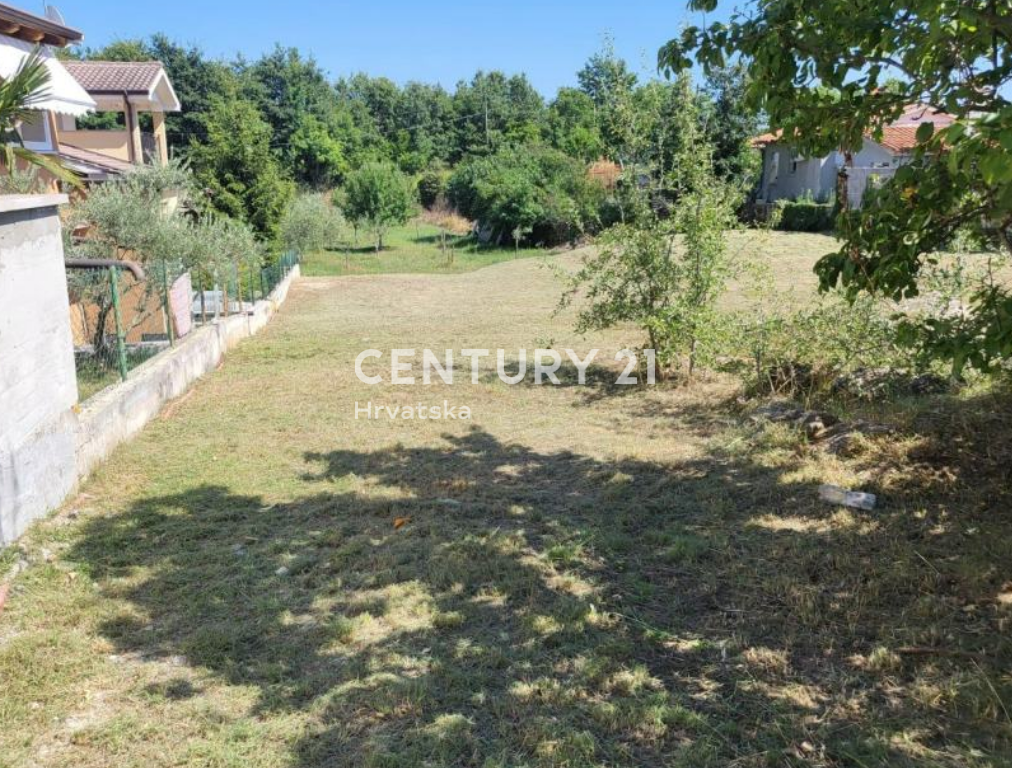 POREČ, TERRENO EDIFICABILE IN VENDITA CON PERMESSO DI COSTRUIRE