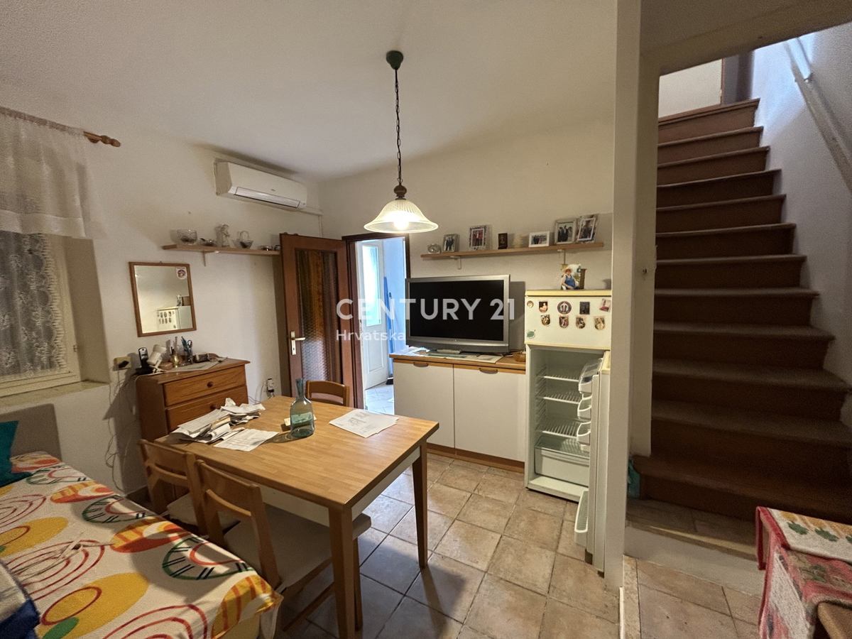 DAJLA, DINTORNI, CASA IN PRIMA FILA SUL MARE E SULLA SPIAGGIA