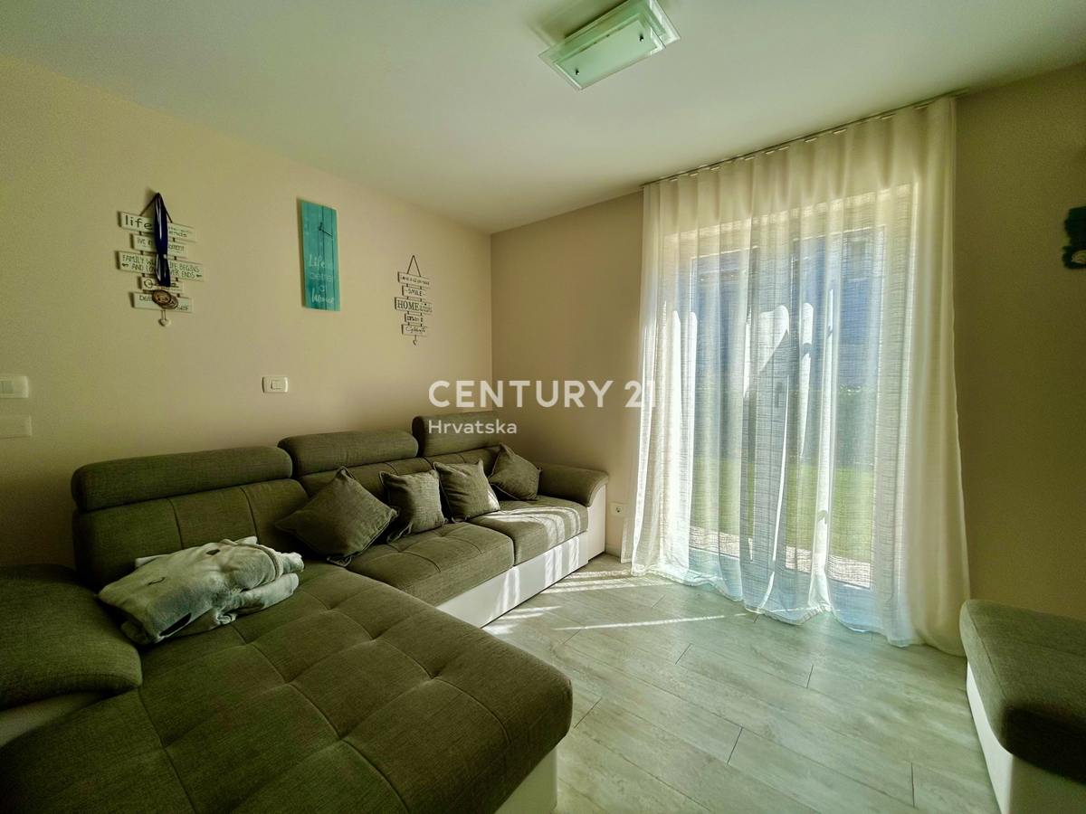 UMAG, DINTORNI, APPARTAMENTO AL PIANO TERRA A SOLI 150 METRI DALLA SPIAGGIA E DAL MARE