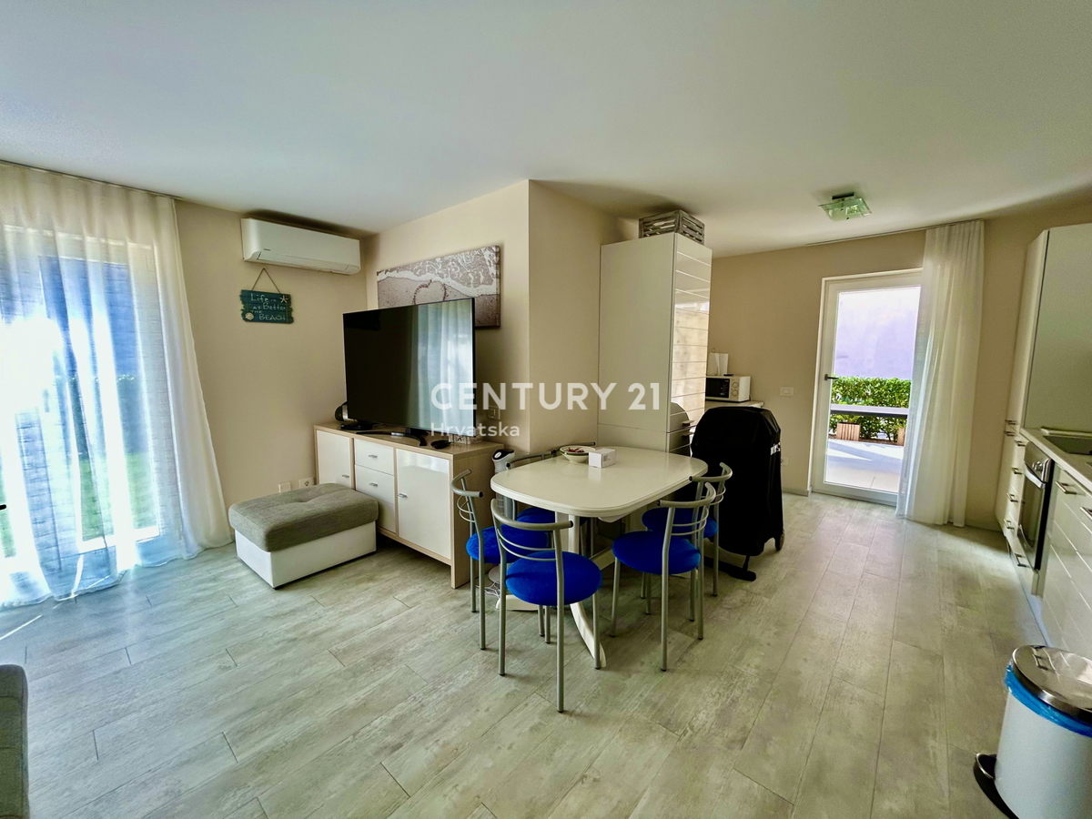 UMAG, DINTORNI, APPARTAMENTO AL PIANO TERRA A SOLI 150 METRI DALLA SPIAGGIA E DAL MARE