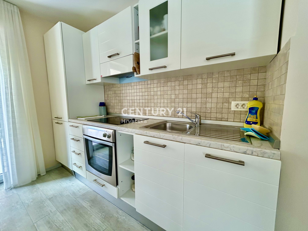 UMAG, DINTORNI, APPARTAMENTO AL PIANO TERRA A SOLI 150 METRI DALLA SPIAGGIA E DAL MARE