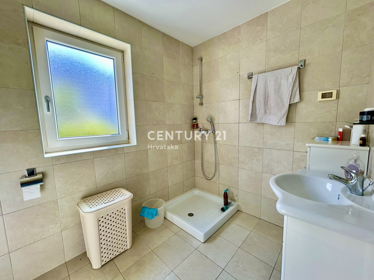 UMAG, DINTORNI, APPARTAMENTO AL PIANO TERRA A SOLI 150 METRI DALLA SPIAGGIA E DAL MARE