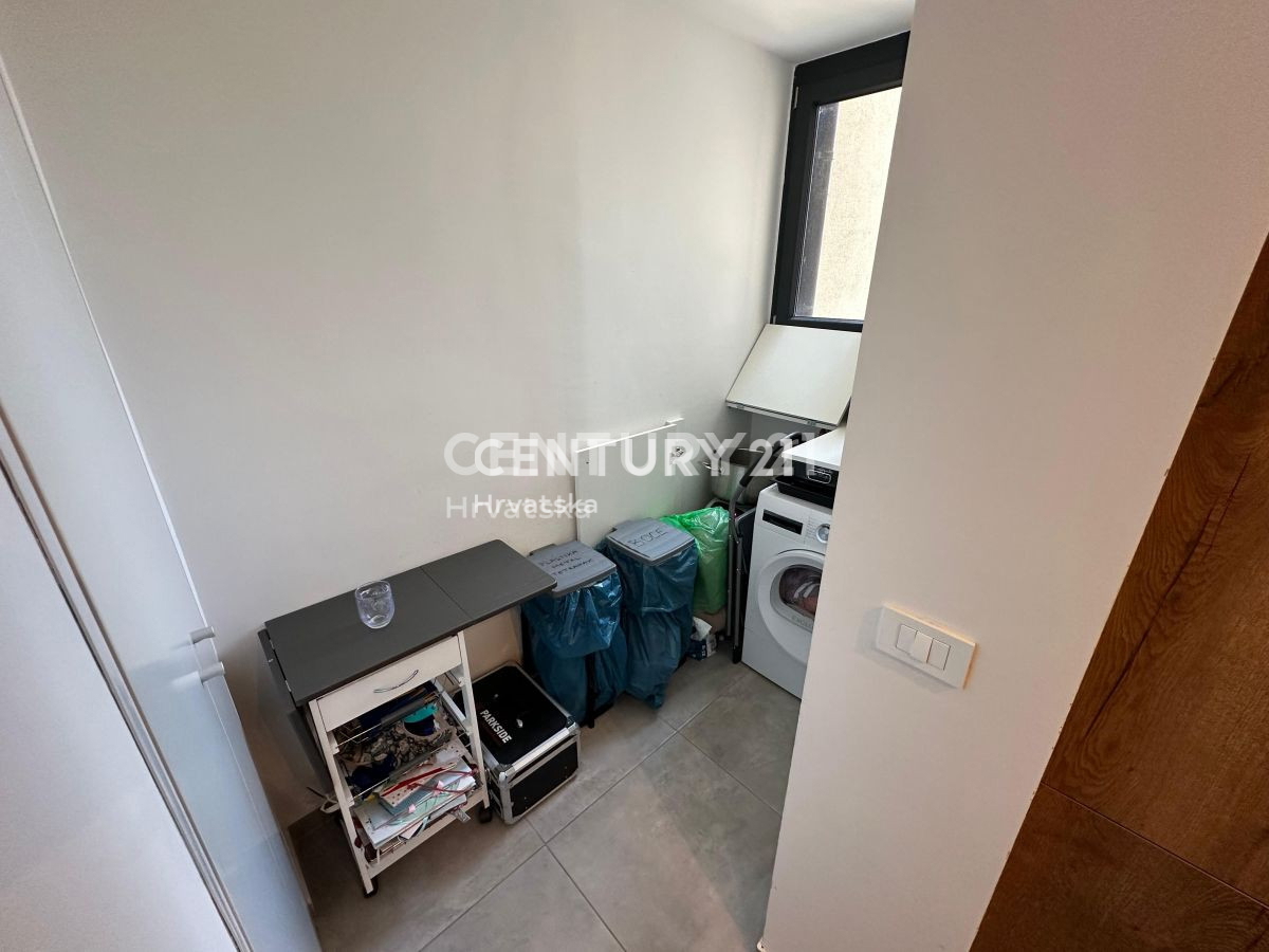 Vendita, Appartamento, 4 locali, Provincia di Istria, Novigrad