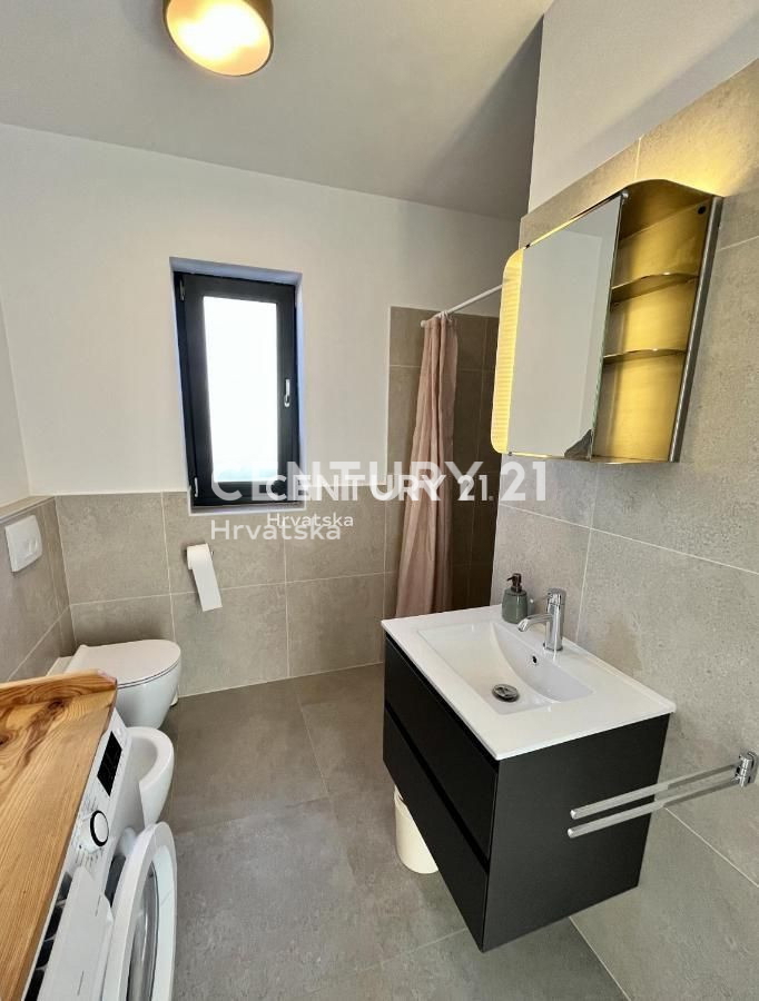 TAR, VABRIGA, CASA ROMANTICA DAL DESIGN MODERNO, MARE A 1 KM