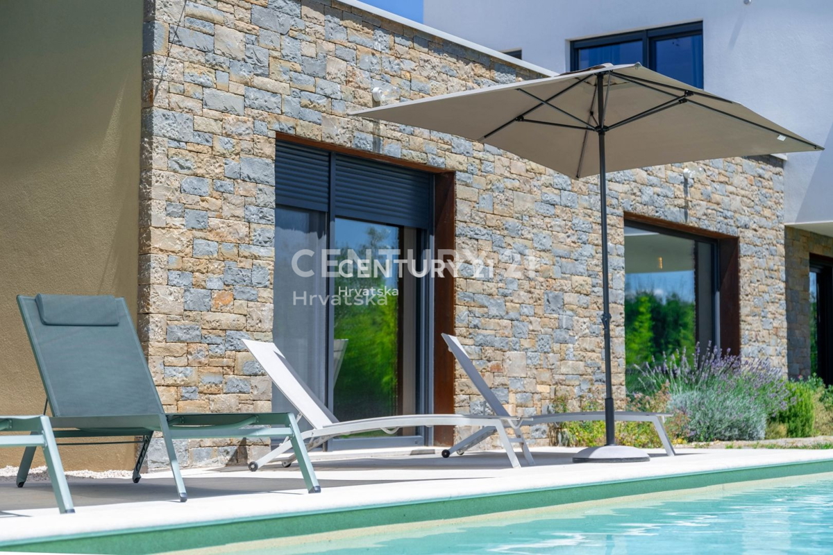 TAR, VABRIGA, CASA ROMANTICA DAL DESIGN MODERNO, MARE A 1 KM