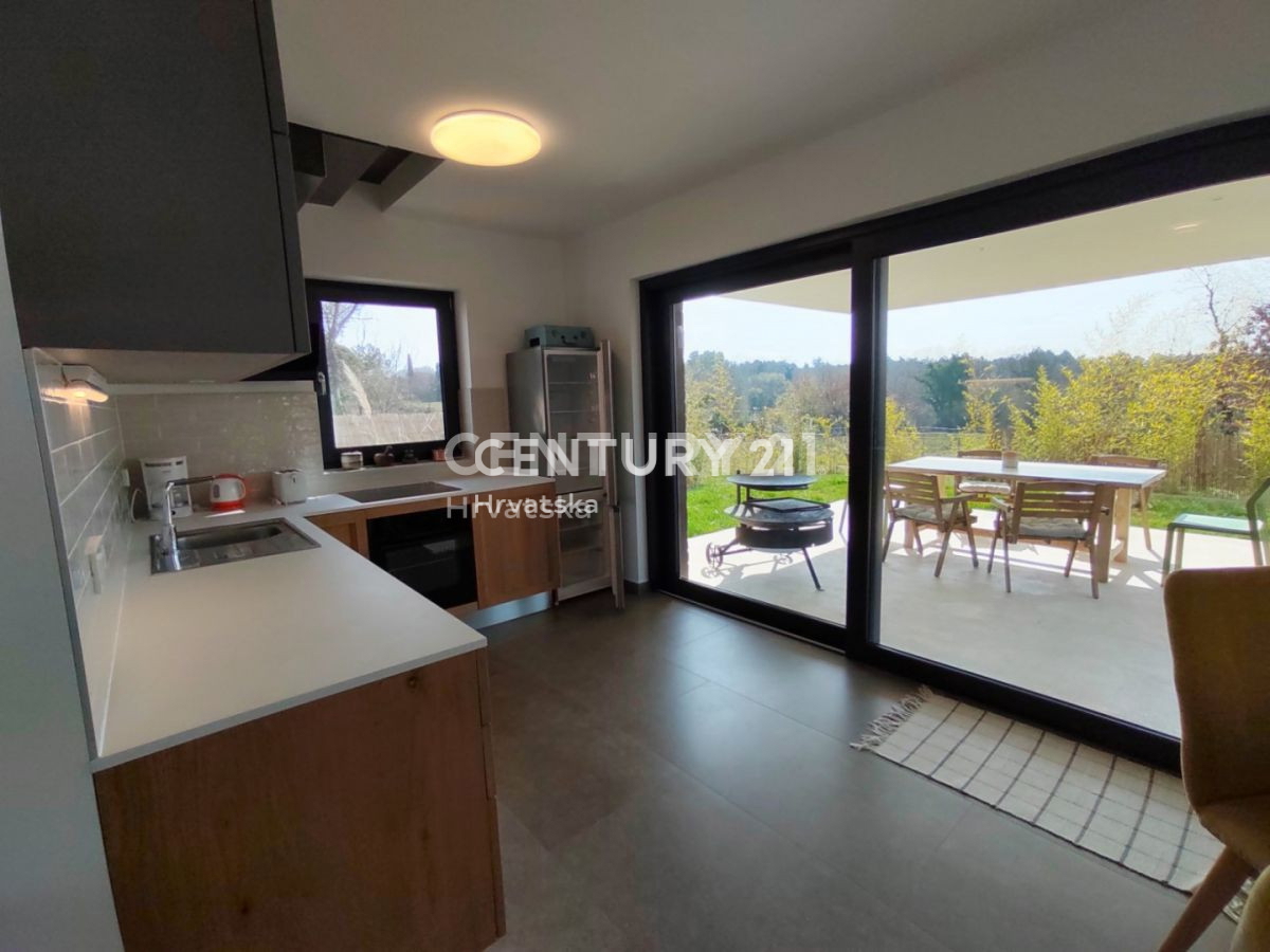 TAR, VABRIGA, CASA ROMANTICA DAL DESIGN MODERNO, MARE A 1 KM