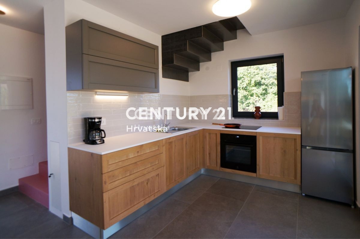 TAR, VABRIGA, CASA ROMANTICA DAL DESIGN MODERNO, MARE A 1 KM